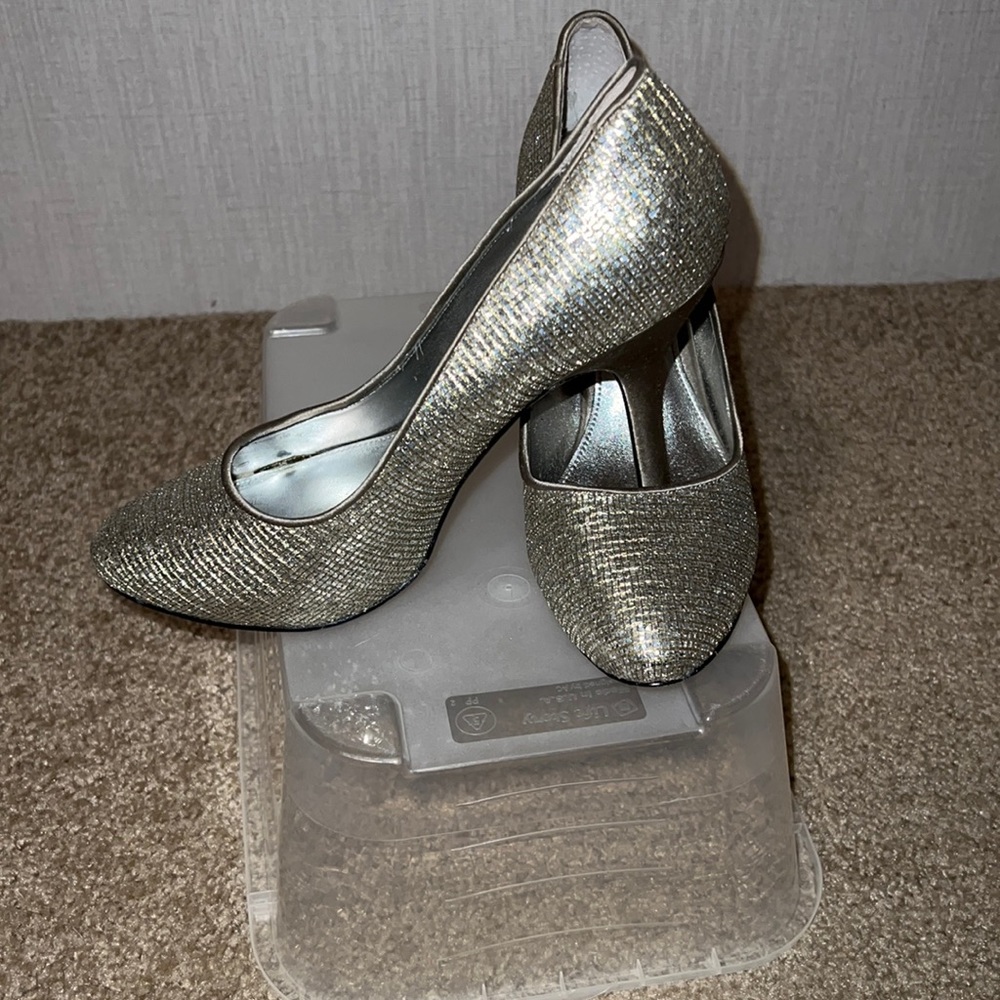 Silver heels Nina New York